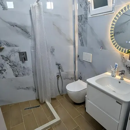 The Parkside Ii * Berat